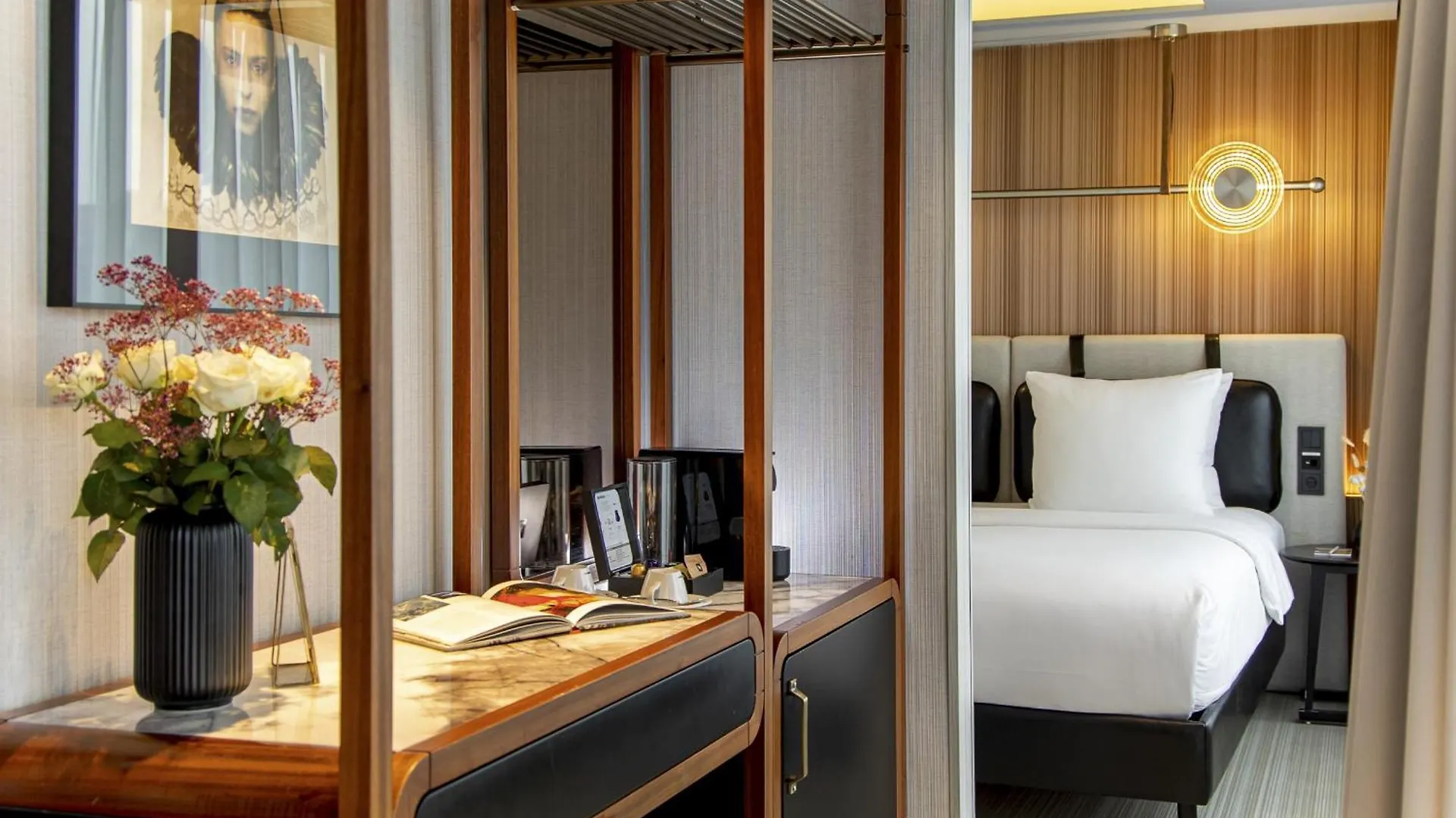 Muze Hotel Dusseldorf - Handwritten Collection