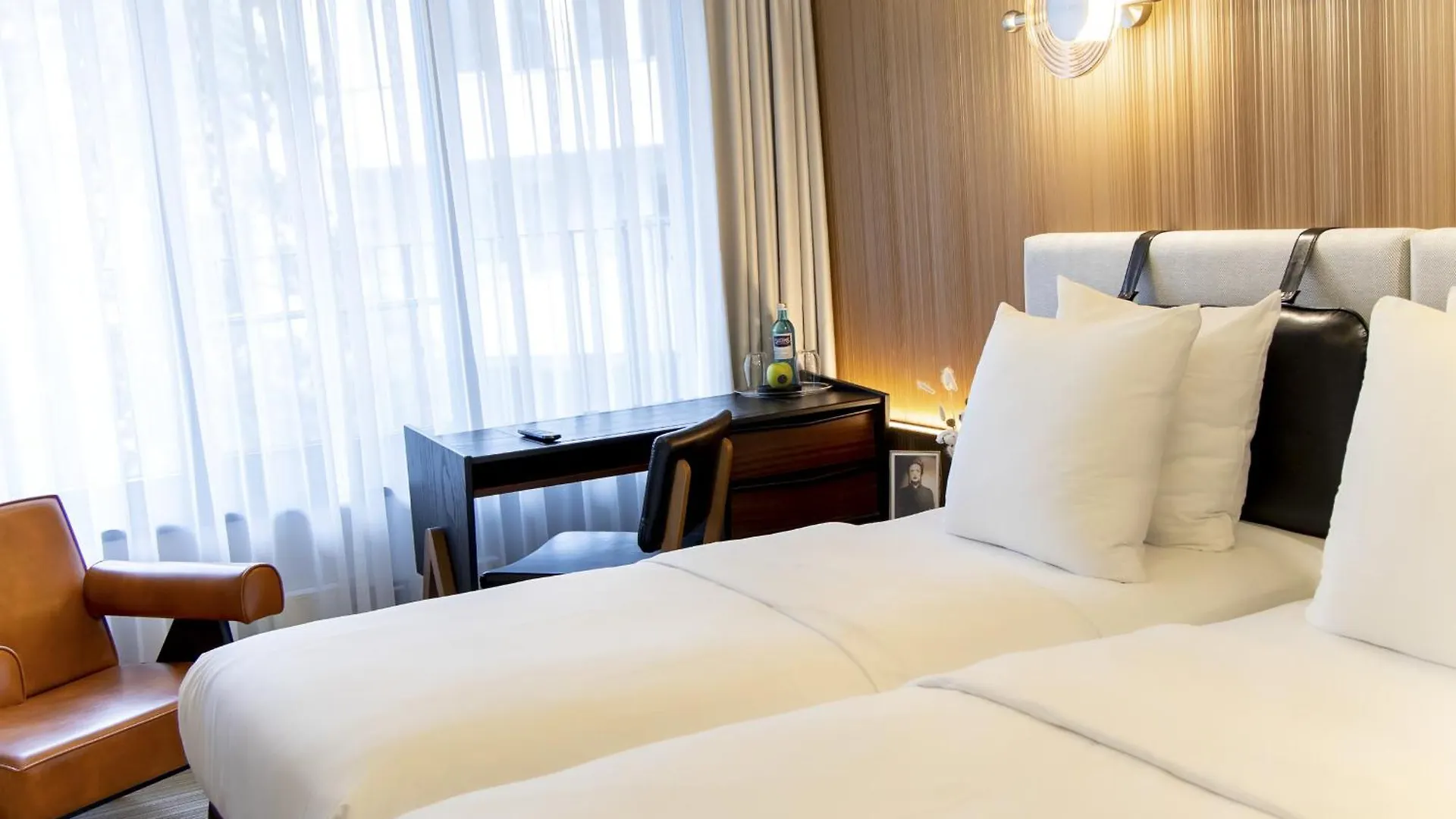 Muze Hotel Dusseldorf - Handwritten Collection