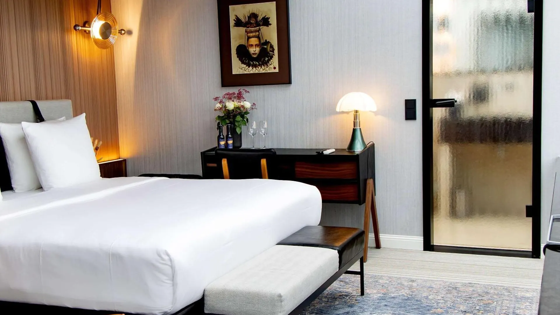 Muze Hotel Dusseldorf - Handwritten Collection