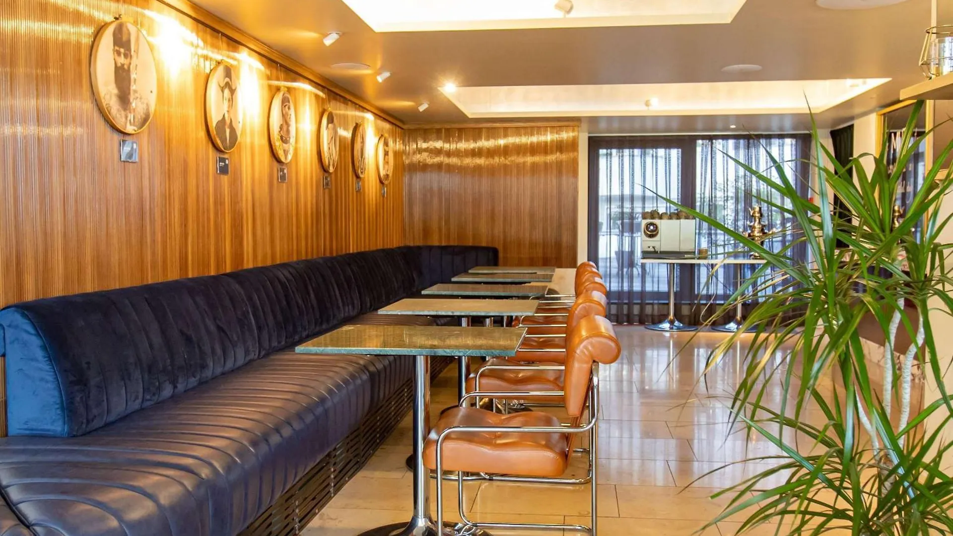 Muze Hotel Düsseldorf 4*,  Německo